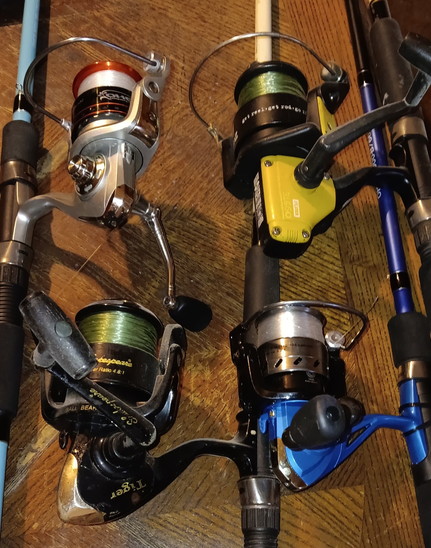 4 Fishing Rods for Rent (With Extras) (24 Hour Rental)